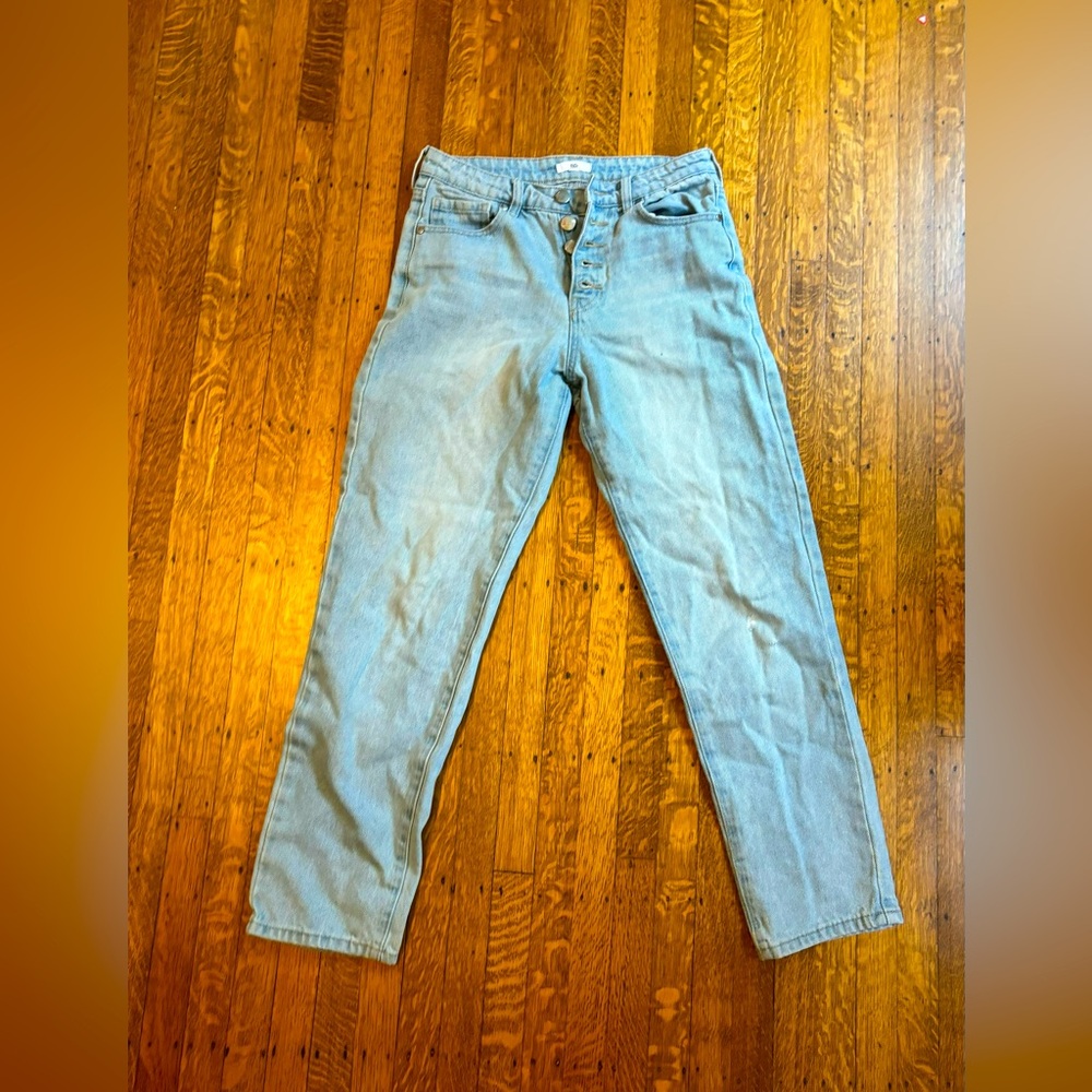 BP light wash high rise mom jeans, good condition. Button fly.